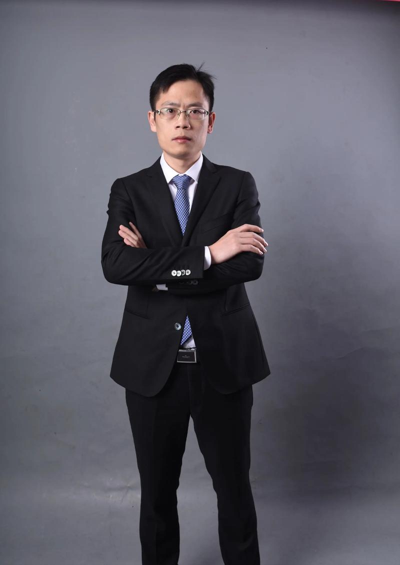 林必立 联合创始人 & 首席运营官
